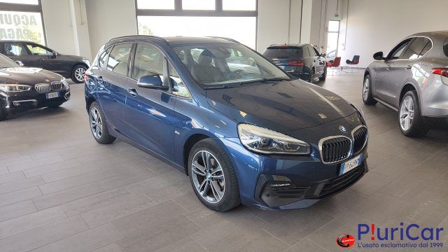 Bmw 218 i 136cv Sport auto Pelle Fari LED Cerchi 17 - Foto 2