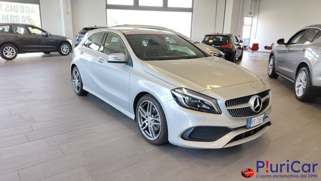 Mercedes-Benz A 180 d Premium Navi LED Pelle/Alcantara 18?EU6B - Foto 2