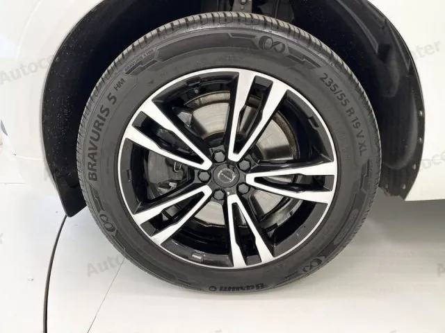 Volvo XC60 B4 (d) AWD Geartronic Momentum Pro - Foto 472