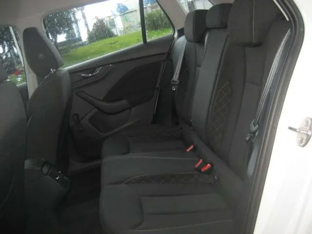 Skoda Kamiq 1.0 TSI 110 CV AMBITION - Foto 60