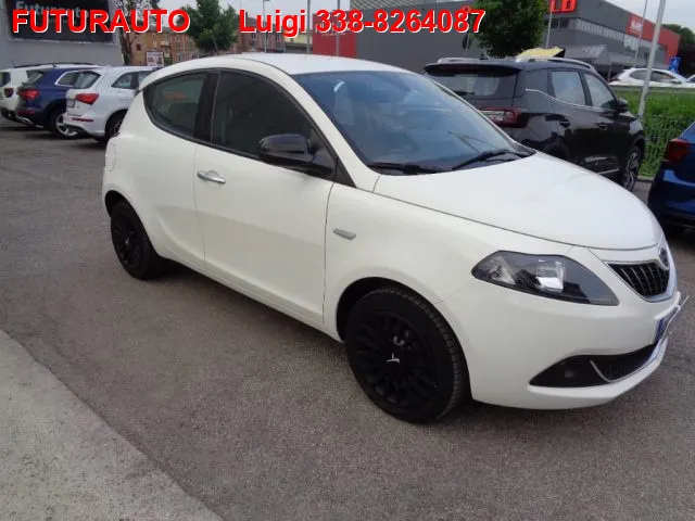 Lancia Ypsilon 1.0 FireFly 5 porte S&S Hybrid Ecochic Silver - Foto 3