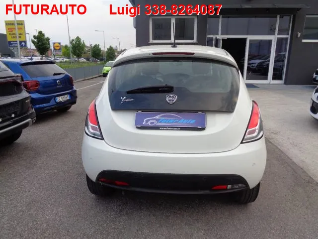 Lancia Ypsilon 1.0 FireFly 5 porte S&S Hybrid Ecochic Silver - Foto 5
