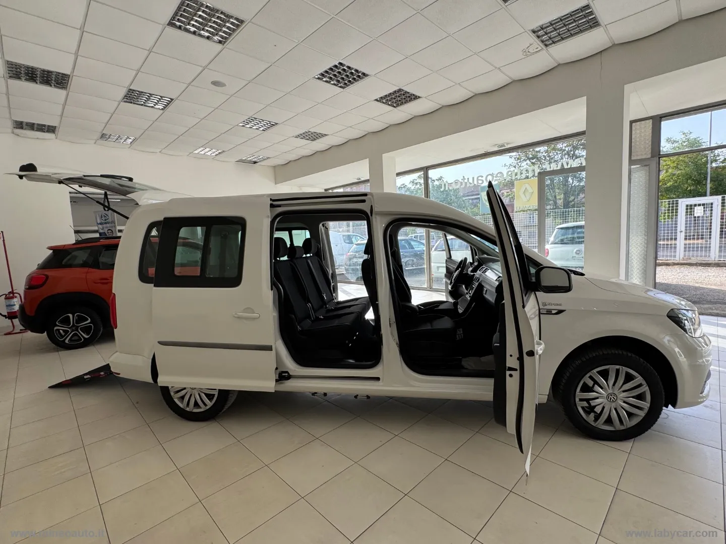 Volkswagen Caddy 2.0 TDI 102CV MAXI TRASPORTO DISABILE Volkswagen Caddy 2.0 TDI 102 CV Maxi Trasporto Disabile - Foto 30