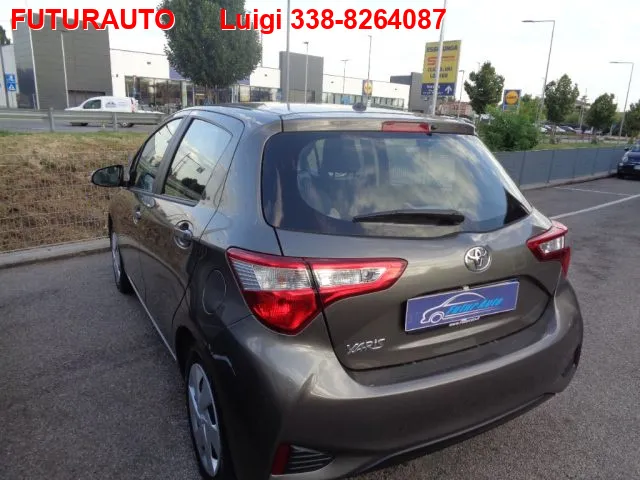 Toyota Yaris 1.5 5 porte Active - Foto 4