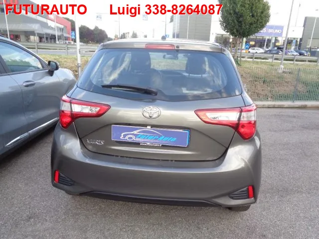 Toyota Yaris 1.5 5 porte Active - Foto 5