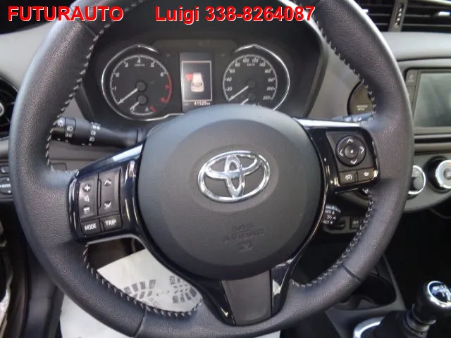 Toyota Yaris 1.5 5 porte Active - Foto 9