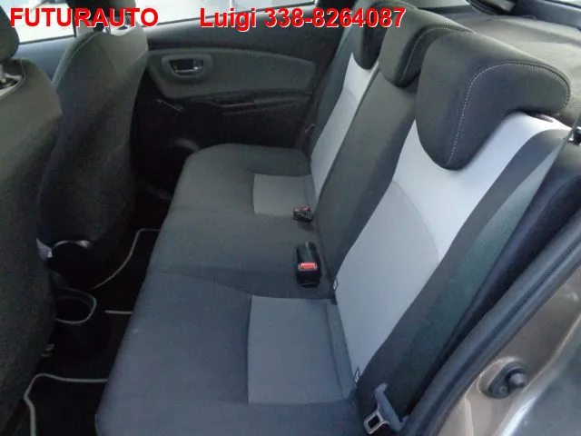 Toyota Yaris 1.5 5 porte Active - Foto 13