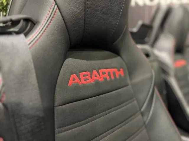 Abarth 124 Spider 124 Spider 1.4 Turbo MultiAir 170 CV - Foto 973