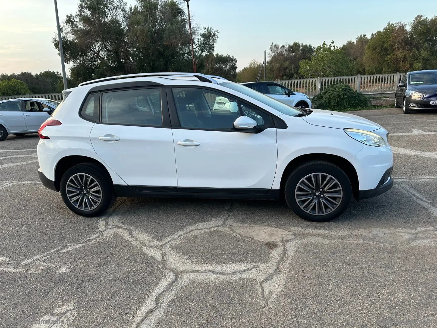 Peugeot 2008 2008 BlueHDi 100 Allure - Foto 4