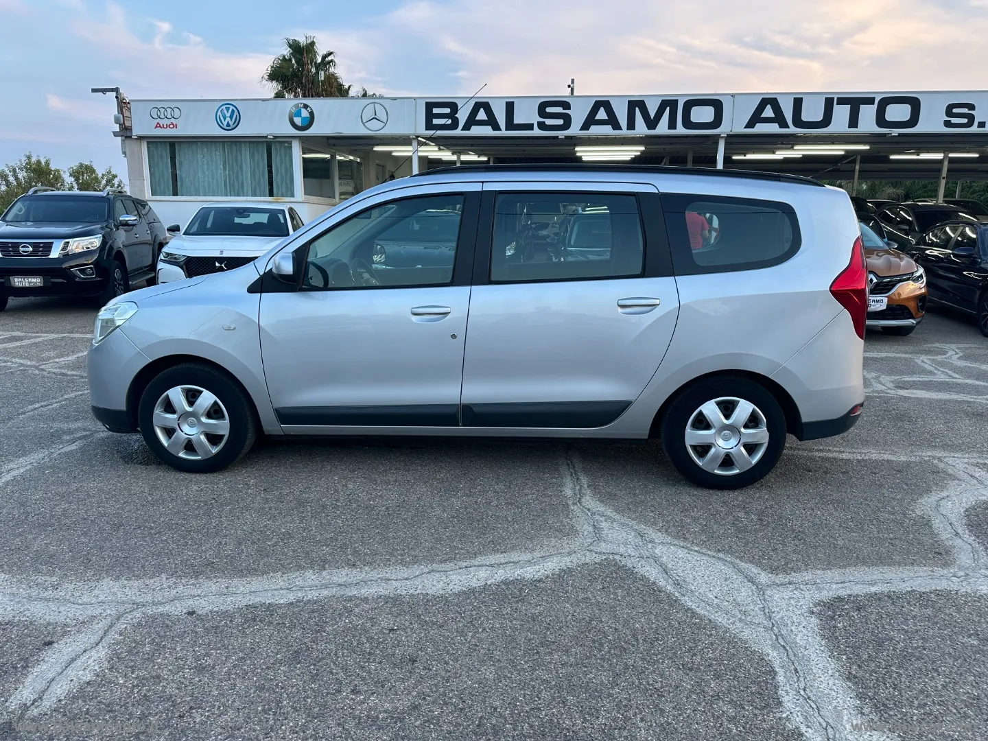 Dacia Lodgy Lodgy 1.5 dCi 8V 110 CV 5 posti Lauréate - Foto 8