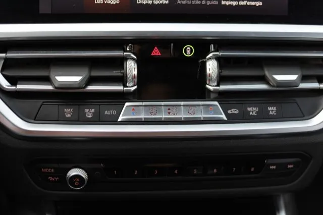 Bmw 320 d xDrive Touring Sport - Foto 13