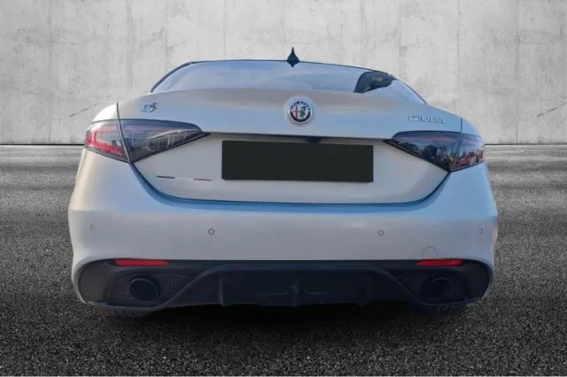 Alfa romeo giulia - dettaglio 13