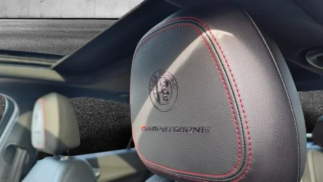 Alfa romeo giulia - dettaglio 16