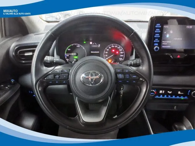 Toyota Yaris Hybrid 1.5 5 Porte Active AUT EU6 - Foto 19