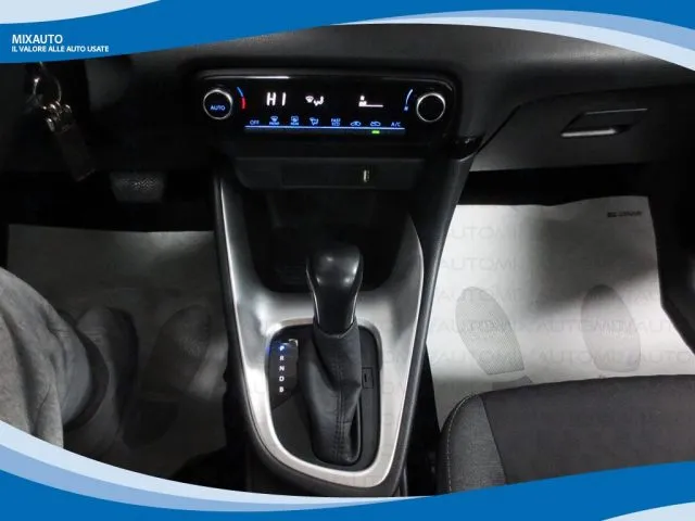 Toyota Yaris Hybrid 1.5 5 Porte Active AUT EU6 - Foto 22