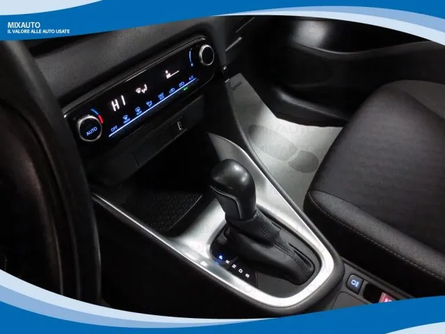 Toyota Yaris Hybrid 1.5 5 Porte Active AUT EU6 - Foto 23