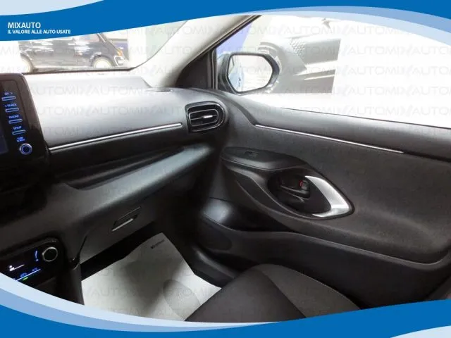 Toyota Yaris Hybrid 1.5 5 Porte Active AUT EU6 - Foto 25