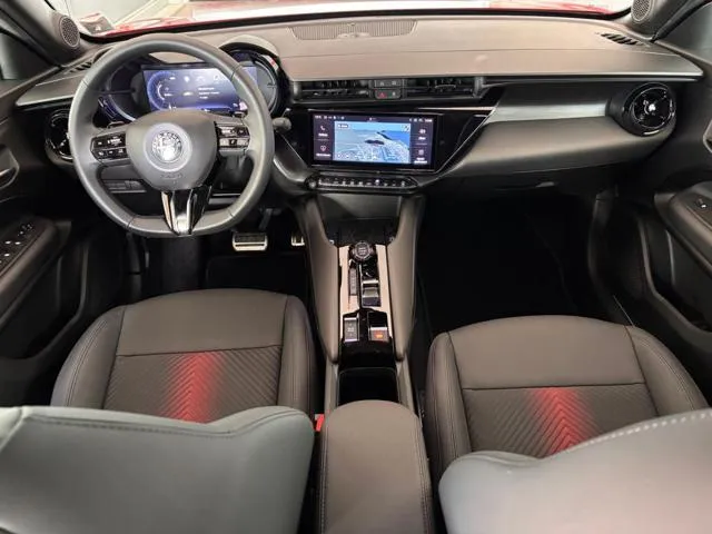 Alfa Romeo Junior 1.2 136 CV Hybrid eDCT6 Speciale - Foto 5