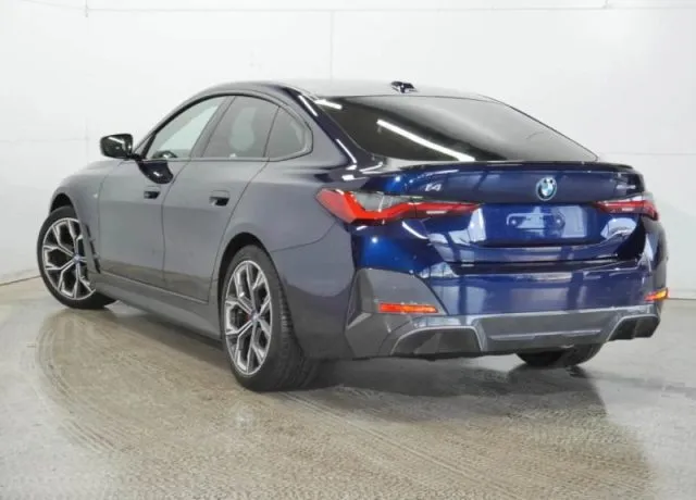 Bmw i4 - dettaglio 4