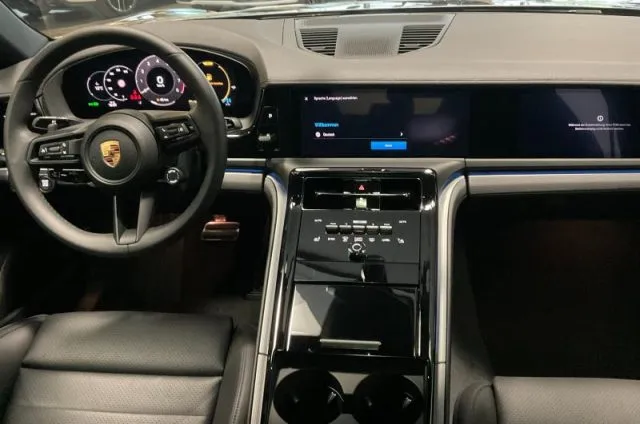 Porsche panamera - dettaglio 104