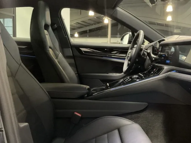 Porsche panamera - dettaglio 153