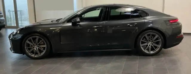 Porsche panamera - dettaglio 250
