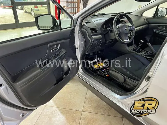 Subaru XV 2.0D Style 4WD 147cv - Foto 8