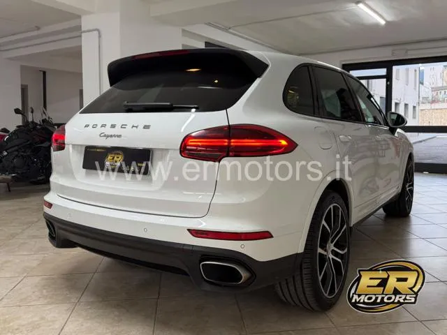 Porsche Cayenne 3.0 D Platinum Edition FULL Pelle Pano Bose - Foto 4