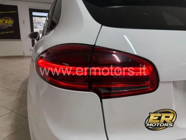 Porsche Cayenne 3.0 D Platinum Edition FULL Pelle Pano Bose - Foto 8