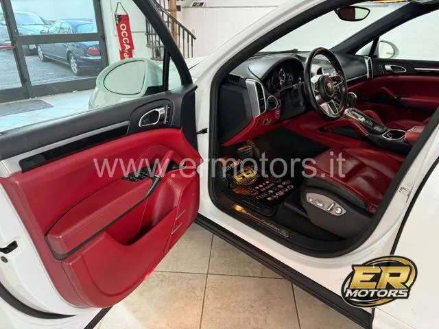Porsche Cayenne 3.0 D Platinum Edition FULL Pelle Pano Bose - Foto 9