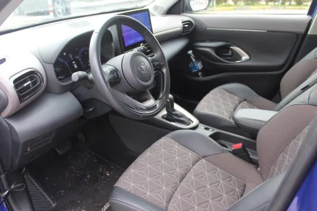 Toyota Yaris Cross 1.5 Hybrid 130 CV 5p. E-CVT FWD-i Lounge - Foto 12