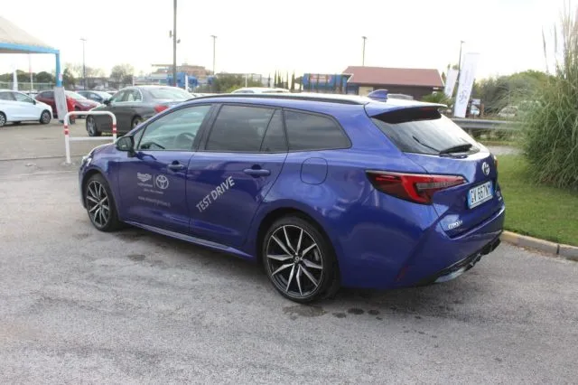 Toyota Corolla GR SPORT 1.8 Hybrid Touring Sports - Foto 4