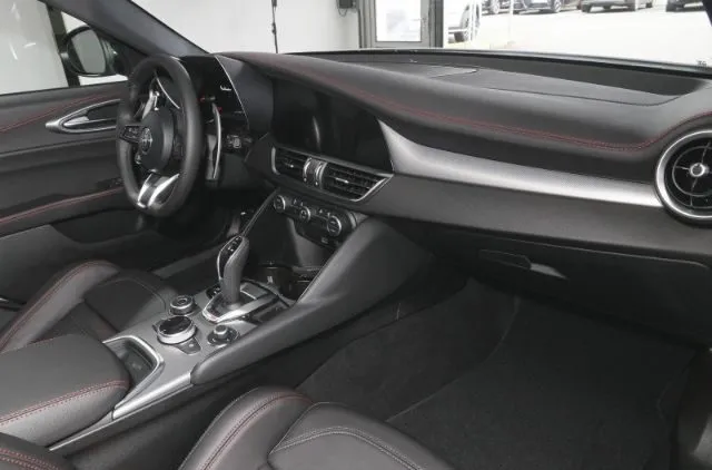 Alfa Romeo Giulia Giulia 2.0 T 280 CV AT8 AWD Q4 Trib. It. - Foto 182
