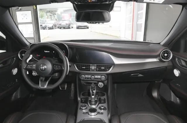 Alfa Romeo Giulia Giulia 2.0 T 280 CV AT8 AWD Q4 Trib. It. - Foto 221