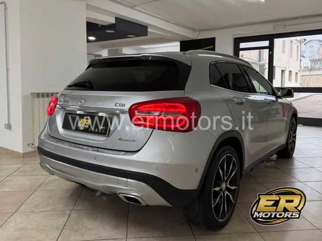 Mercedes-Benz GLA 220 CDI 4Matic Sport 170cv AUTO 19