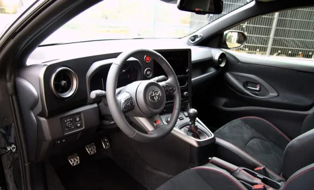 Toyota yaris - dettaglio 183