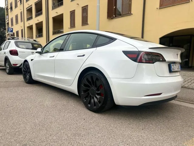 Tesla Model 3 Long Range Performance AWD - Foto 5
