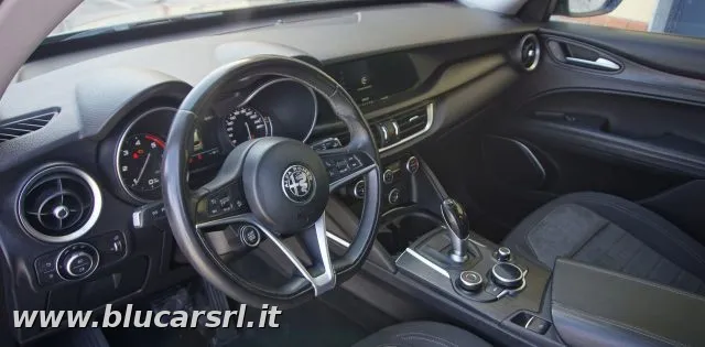 Alfa romeo stelvio - dettaglio 831
