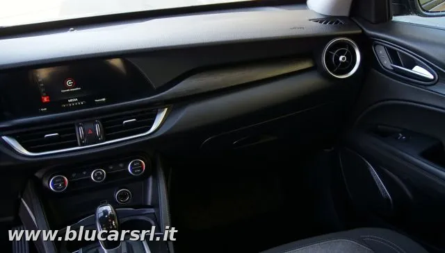 Alfa romeo stelvio - dettaglio 848