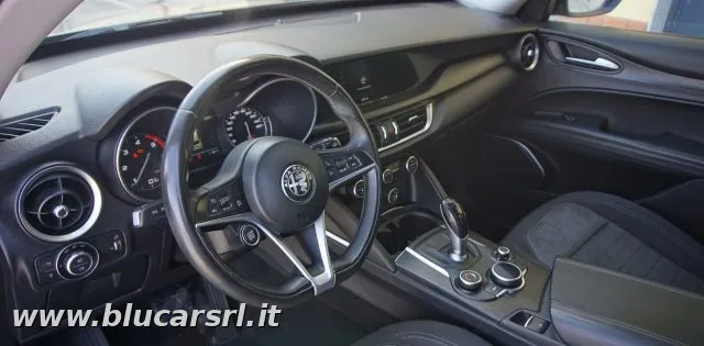 Alfa romeo stelvio - dettaglio 943