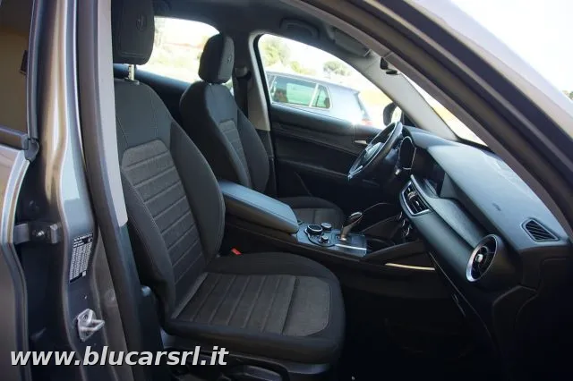 Alfa romeo stelvio - dettaglio 948