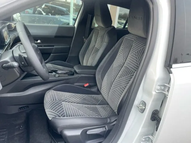 Lancia ypsilon - dettaglio 8