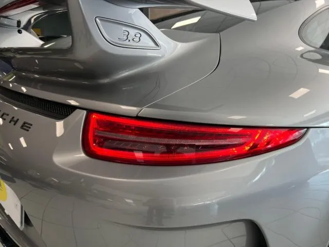 Porsche 911 3.8 GT3 - Foto 14