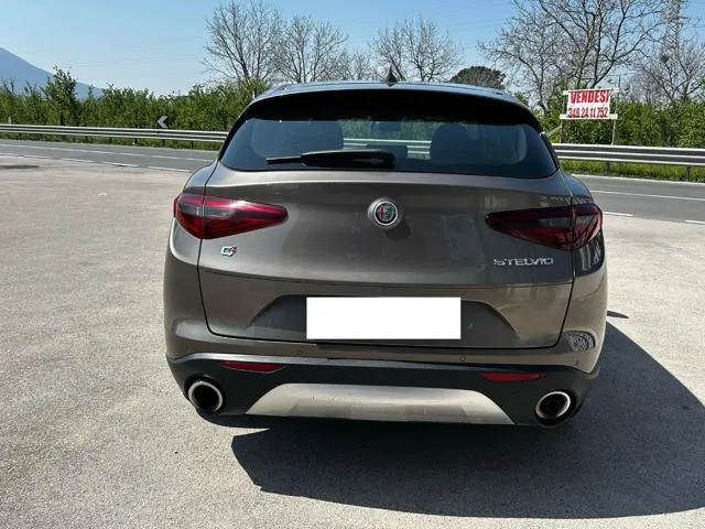 Alfa Romeo Stelvio Stelvio 2.2 T.diesel 210CV AT8 Q4 Lusso - Foto 5