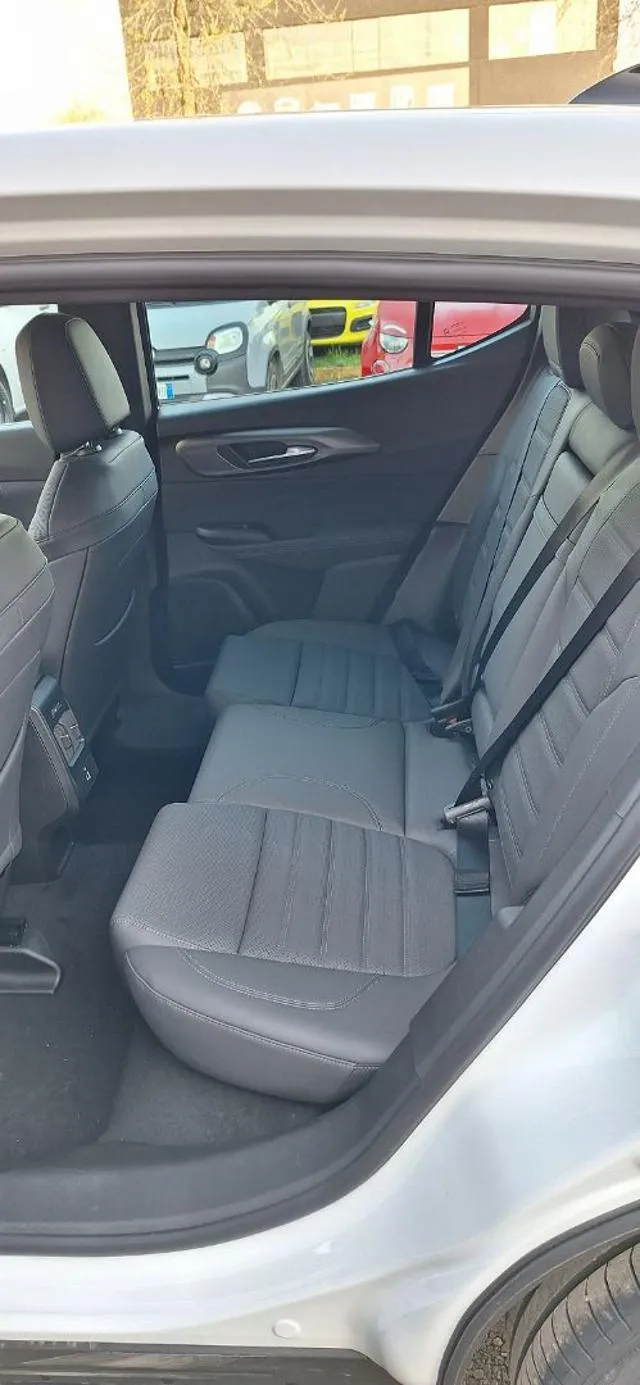 Alfa Romeo Tonale 1.5 160 CV MHEV TCT7 Veloce - Foto 11