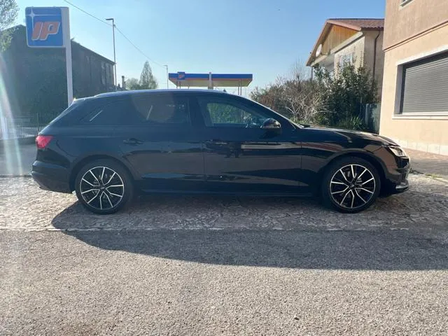 Audi A4 Avant 30 TDI/136 CV S tronic Business Advanced - Foto 5