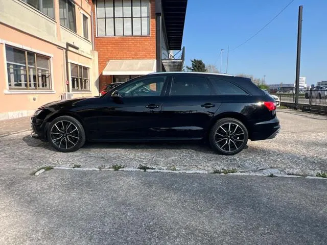 Audi A4 Avant 30 TDI/136 CV S tronic Business Advanced - Foto 6