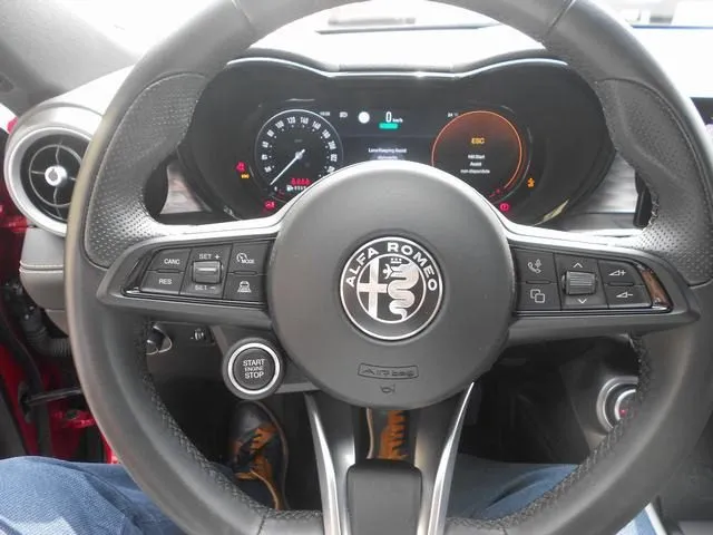 Alfa Romeo Tonale 1.5 TCT7 TI - Foto 10