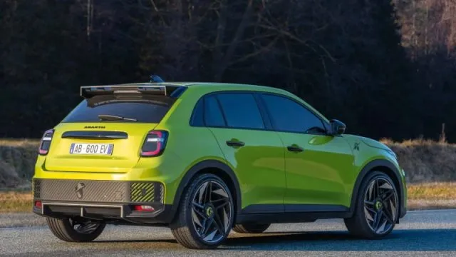 Abarth 600e Turismo - Foto 215