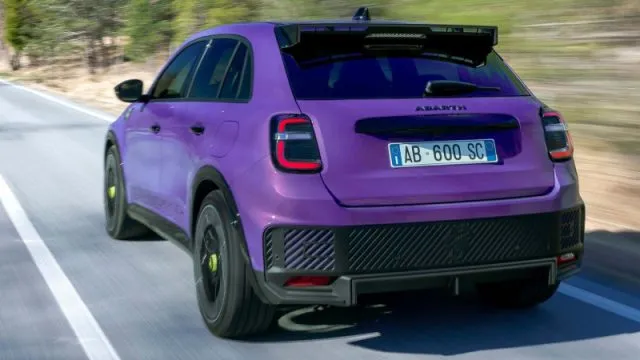 Abarth 600e Turismo - Foto 300